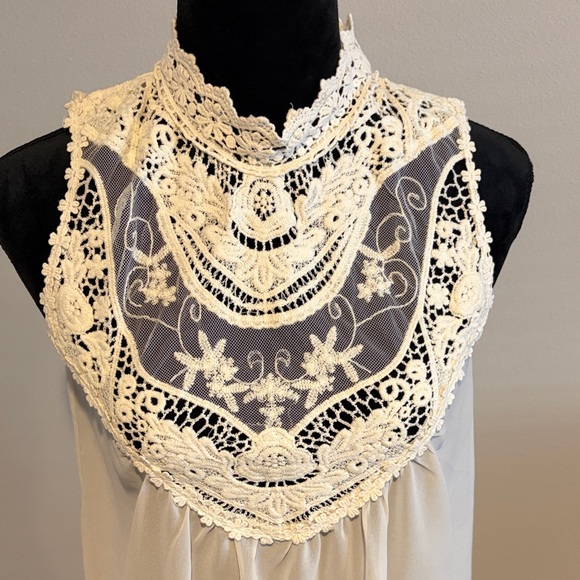 Chic Lace Overlay Blouse - Cream - Picture 4 of 6